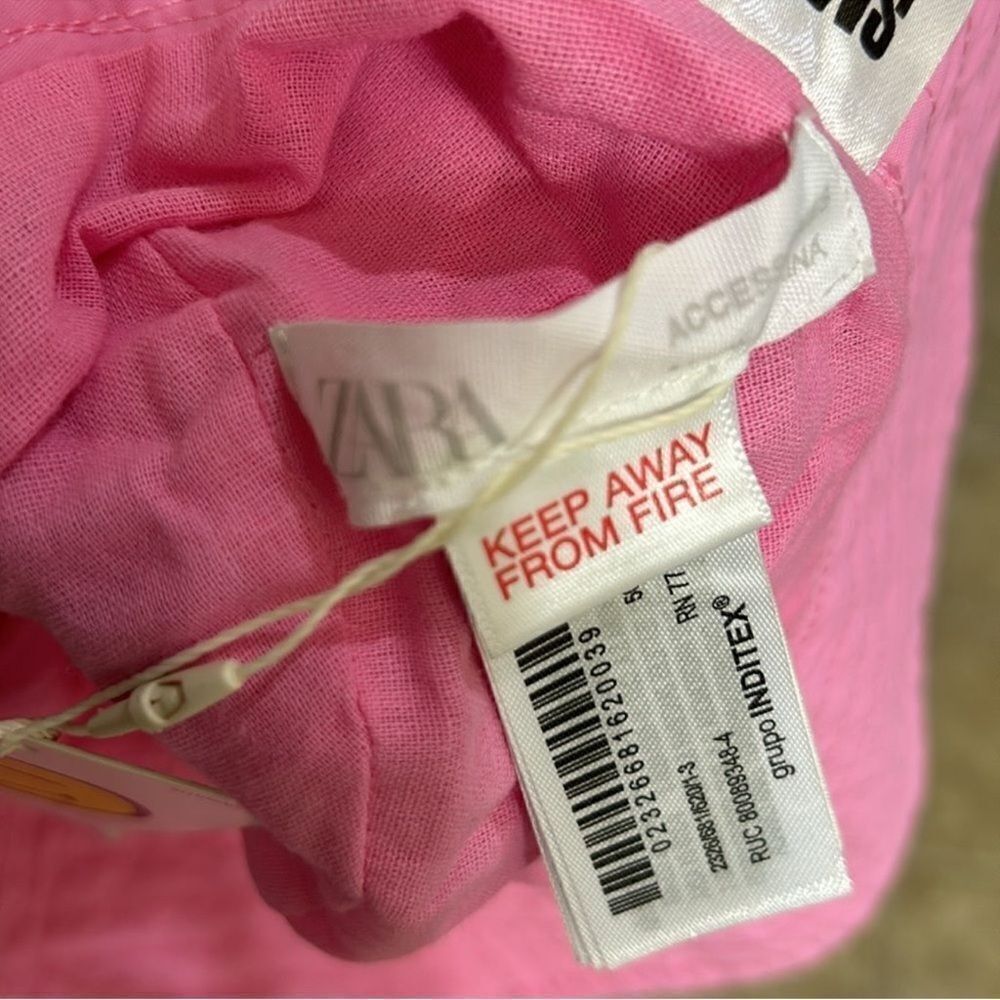 Zara Pink SmileyWorld Kids Girls Bucket
Hat (Size 6-9months) - Picture 5 of 7